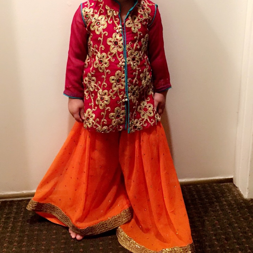 3T-4T toddler skirt with shirt with matching scarf